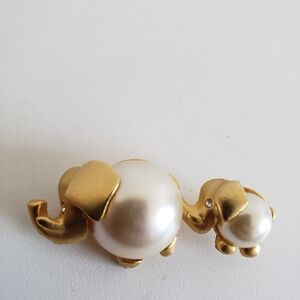 Brooch Gold Metal Faux Pearl Enamel 2 Elefants Rhinestones Eyes Pin Vintage